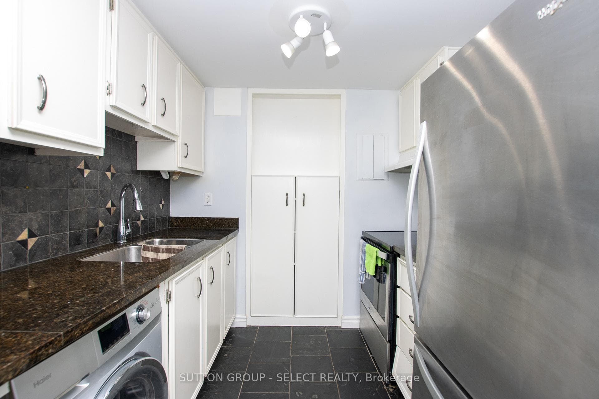 1255 Commisioners Road Unit 404 photo 8