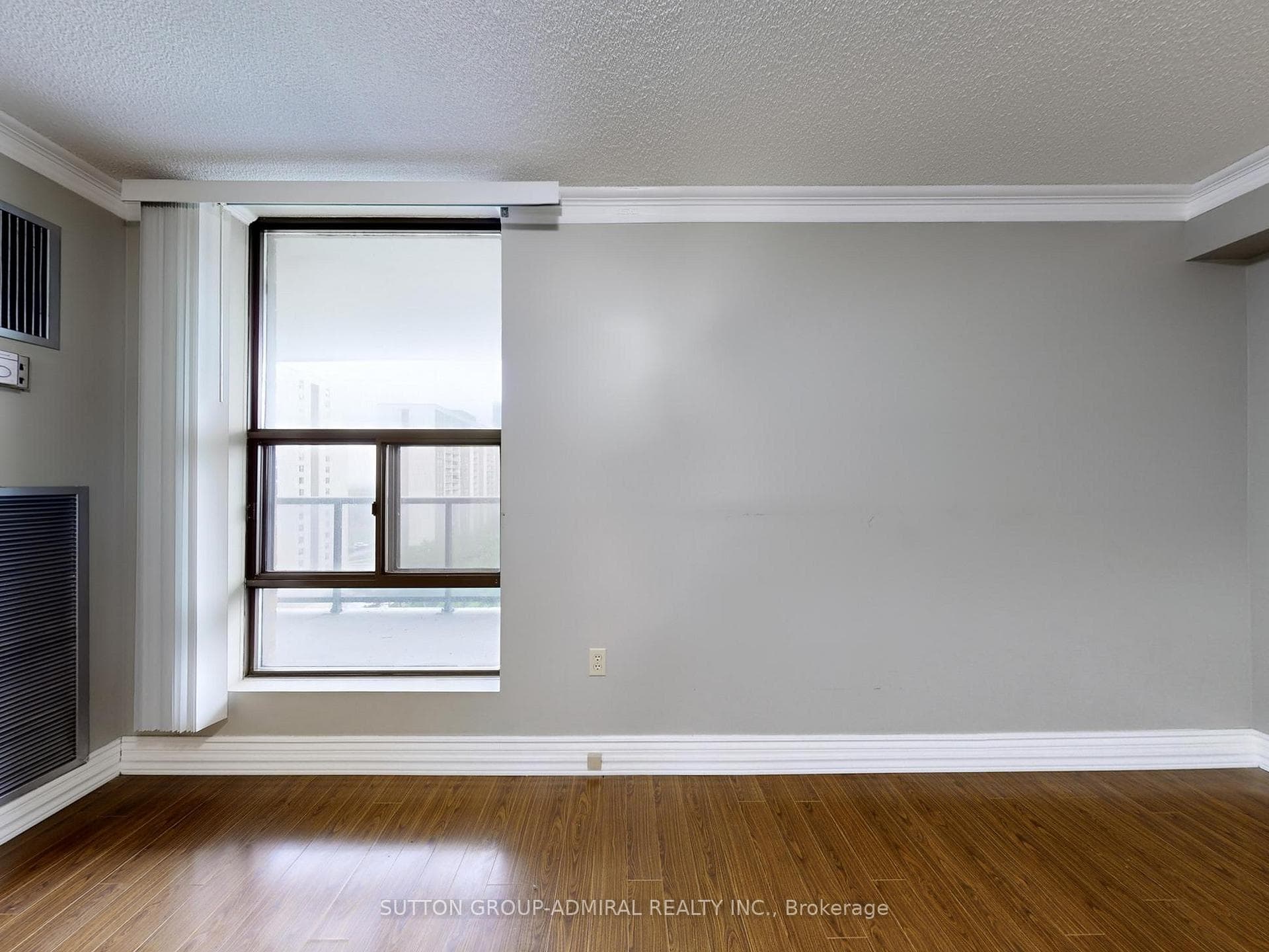 17 Knightsbridge Road Unit 1006 photo 21