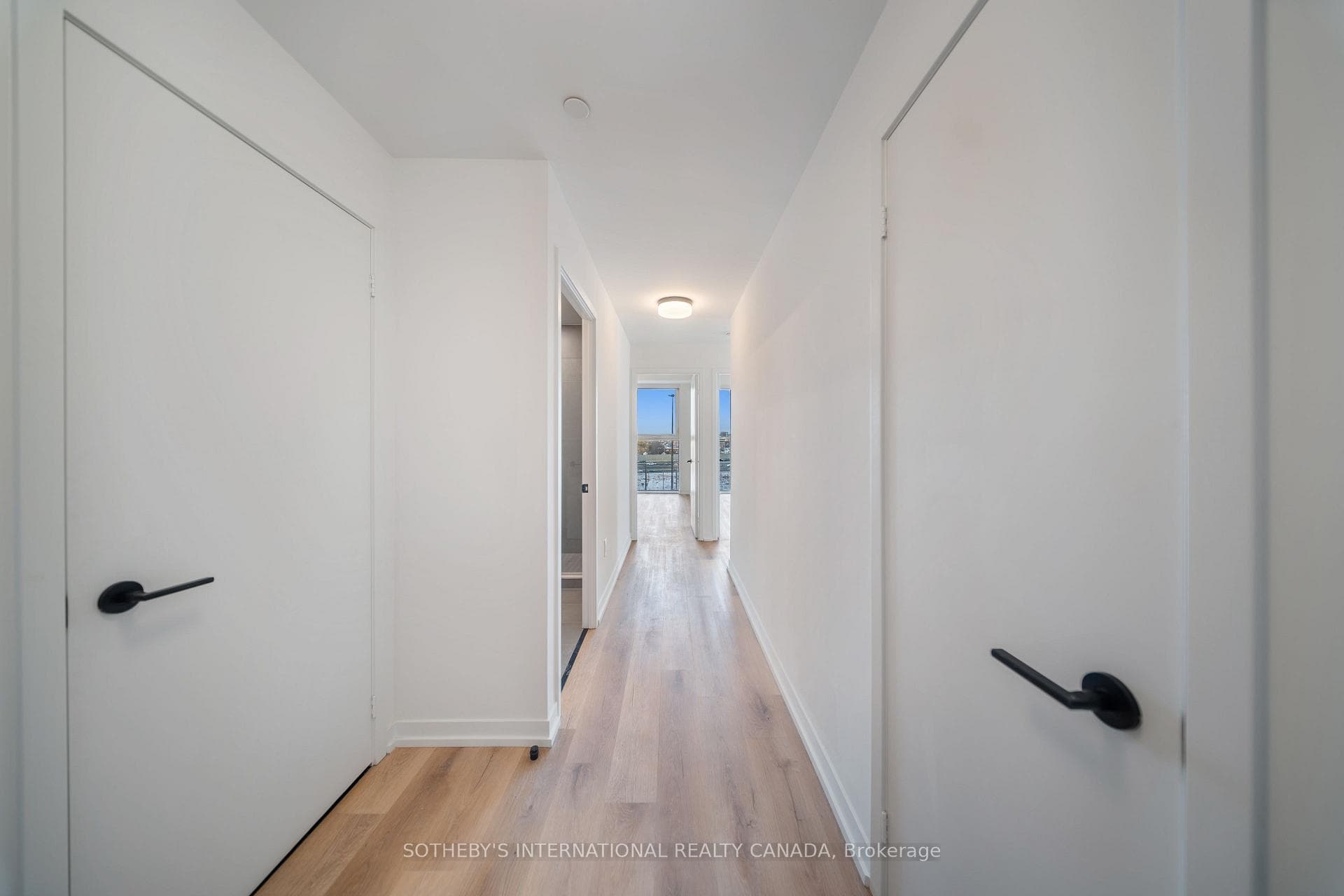 5 York Garden Way Unit 402 photo 3
