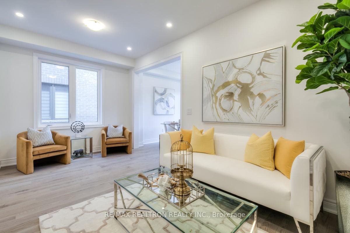 103 Tempel Street photo 13