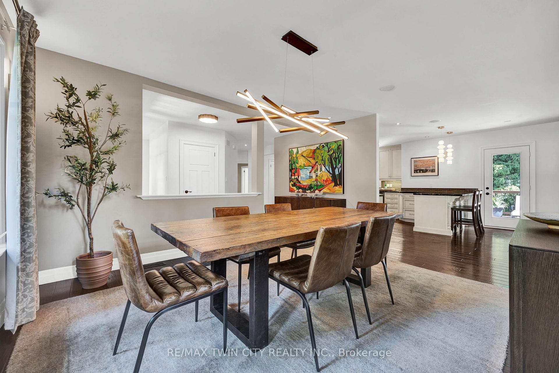 207 JOHN Street photo 6