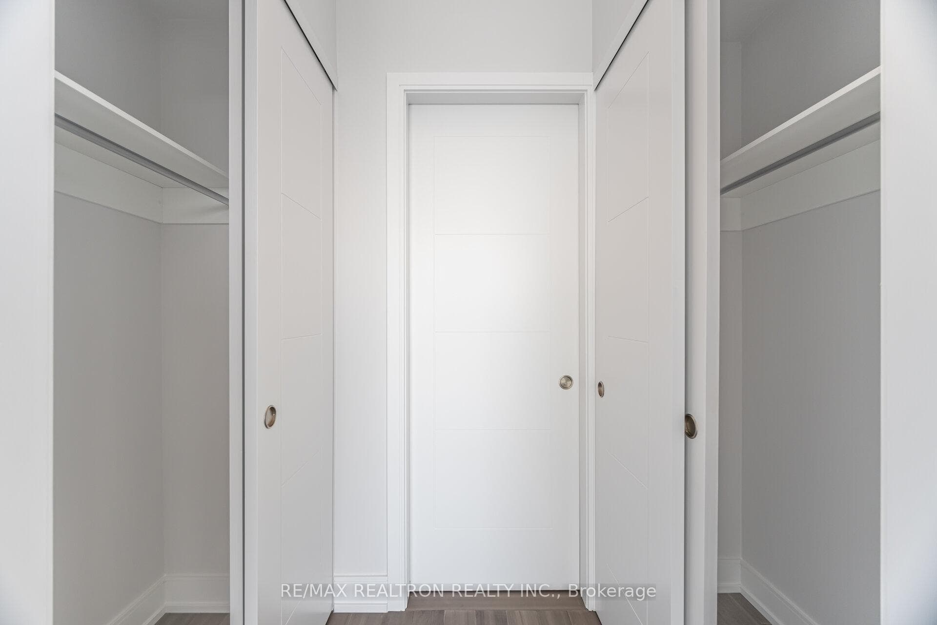 664 Spadina Avenue Unit 710 photo 13