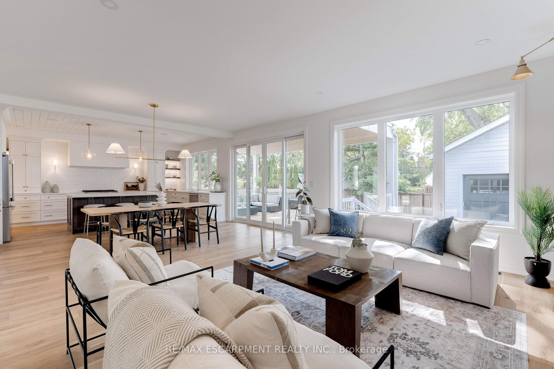 684 Peele Boulevard photo 10