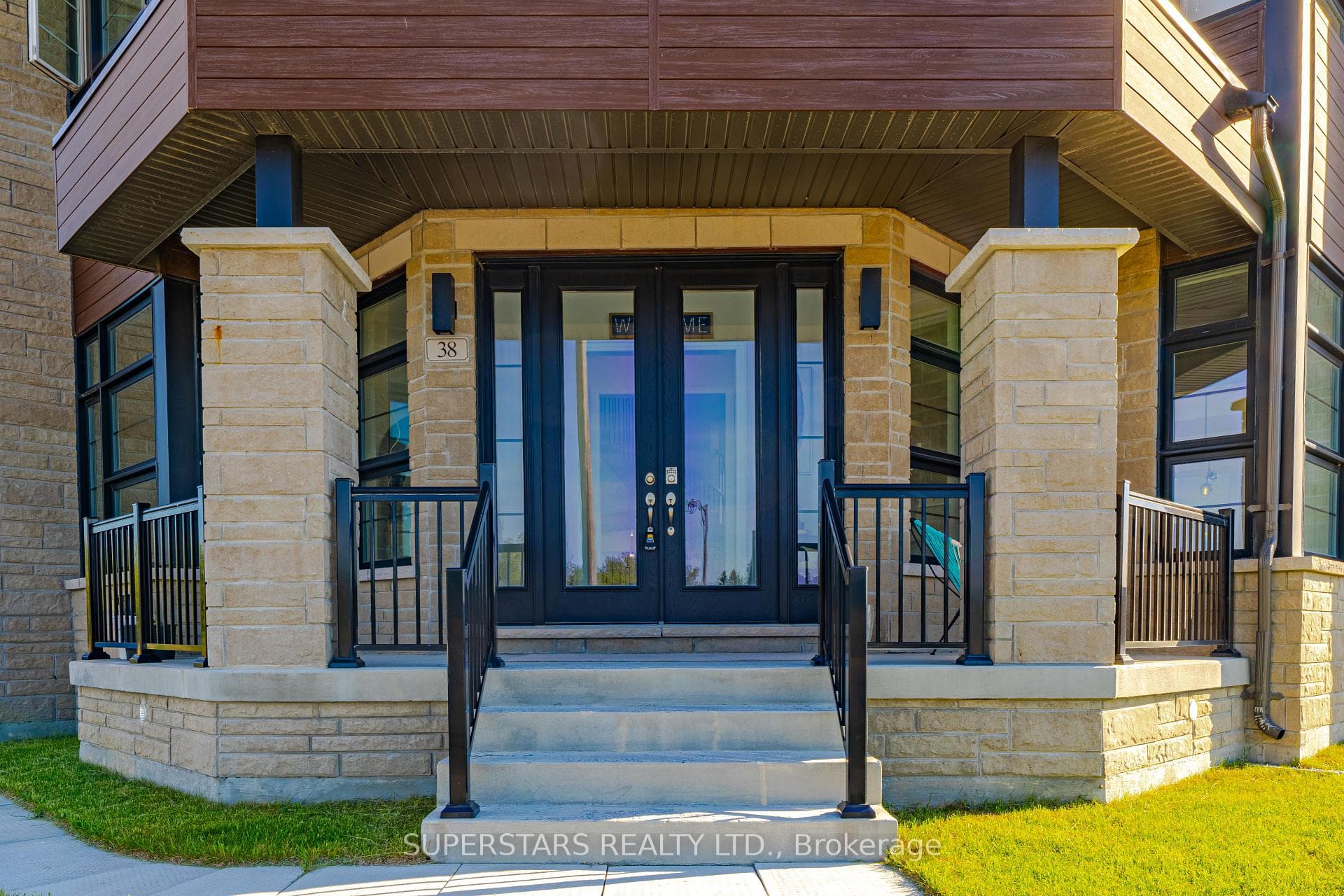 38 Chasmer Court photo 2
