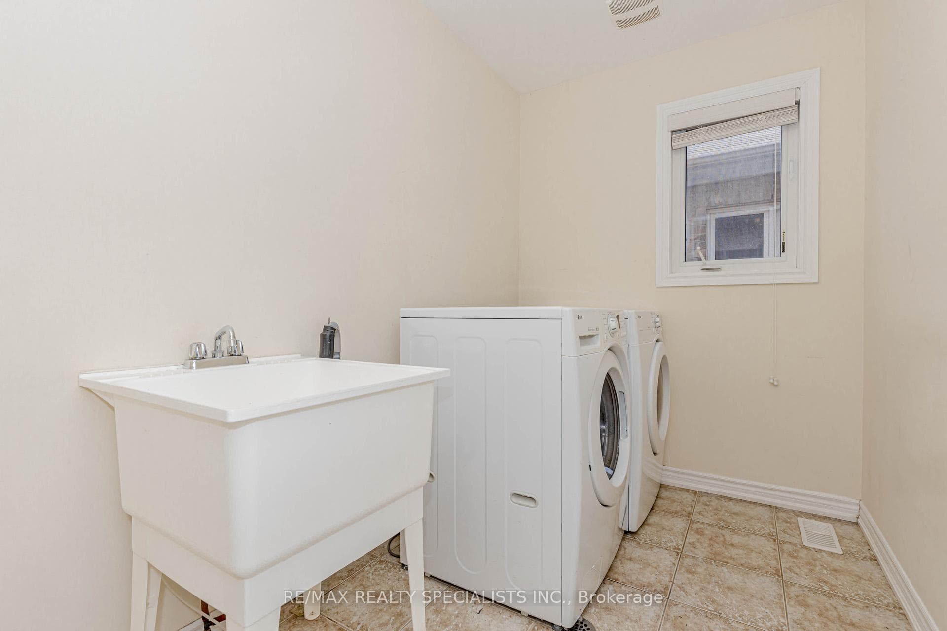 137 Savoline Boulevard photo 29