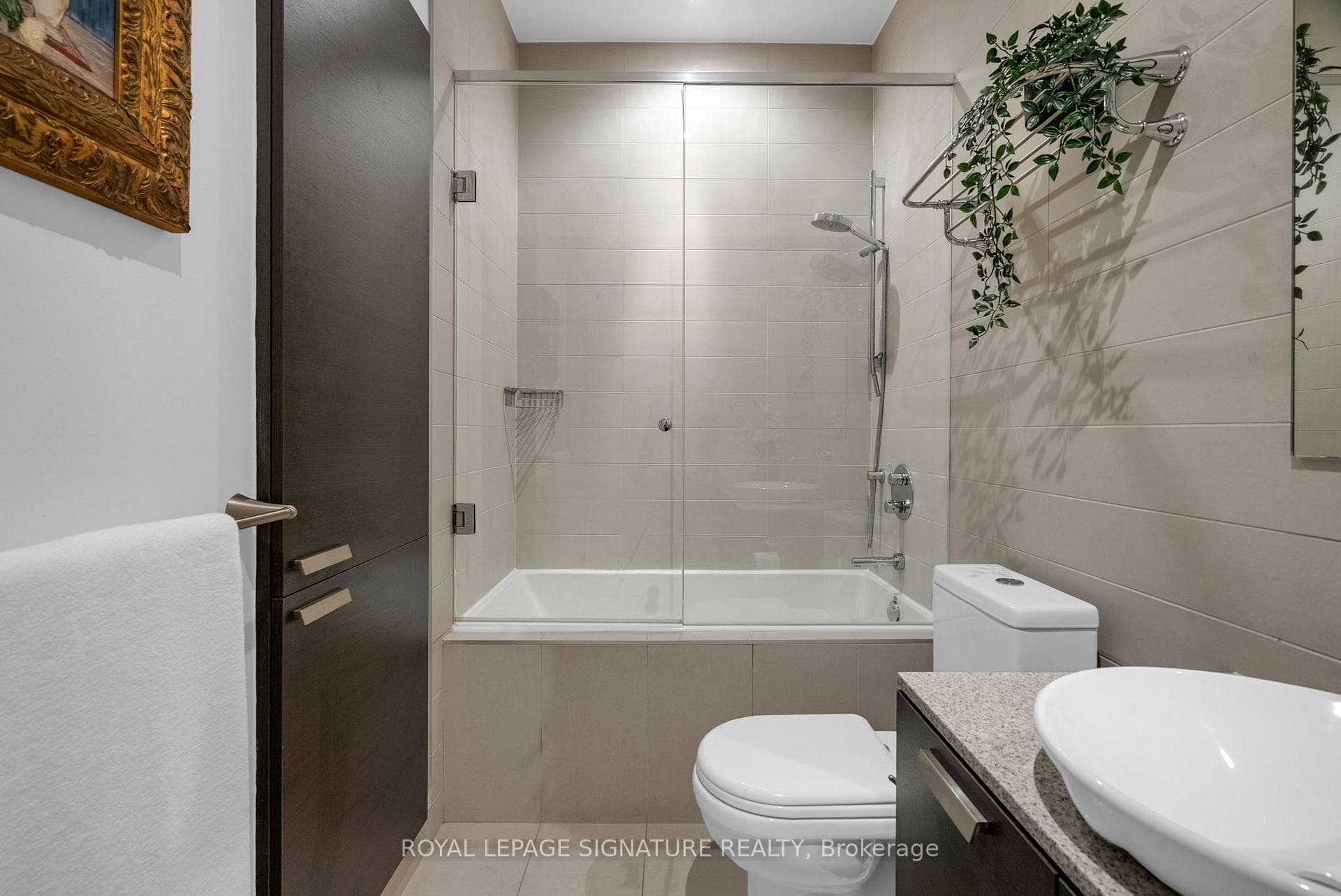 66 Kippendavie Avenue Unit 206 photo 25