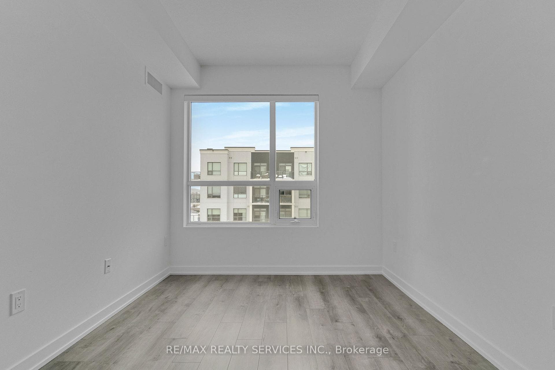5055 Greenlane Road Unit 522 photo 19