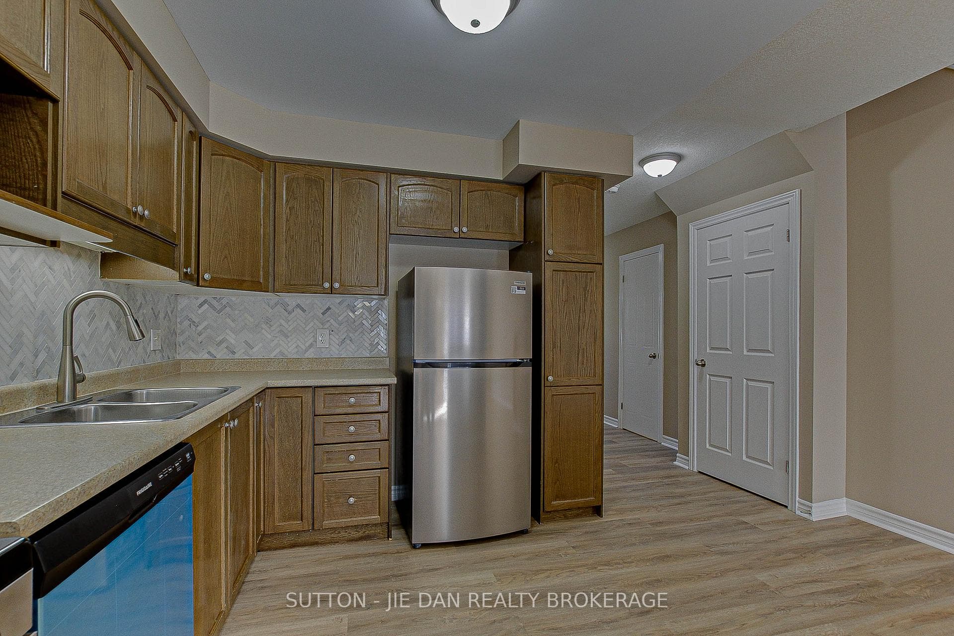 1059 Whetherfield Street Unit 50 photo 27