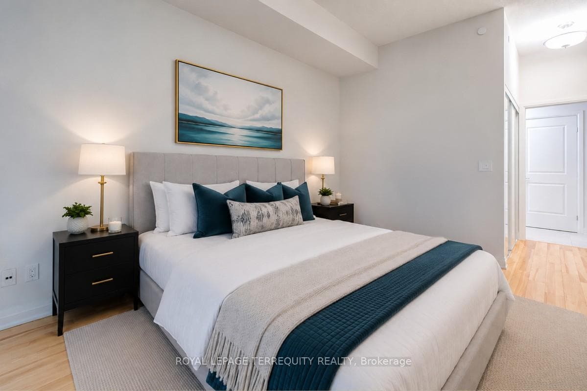 8763 Bayview Avenue Unit 230 photo 5