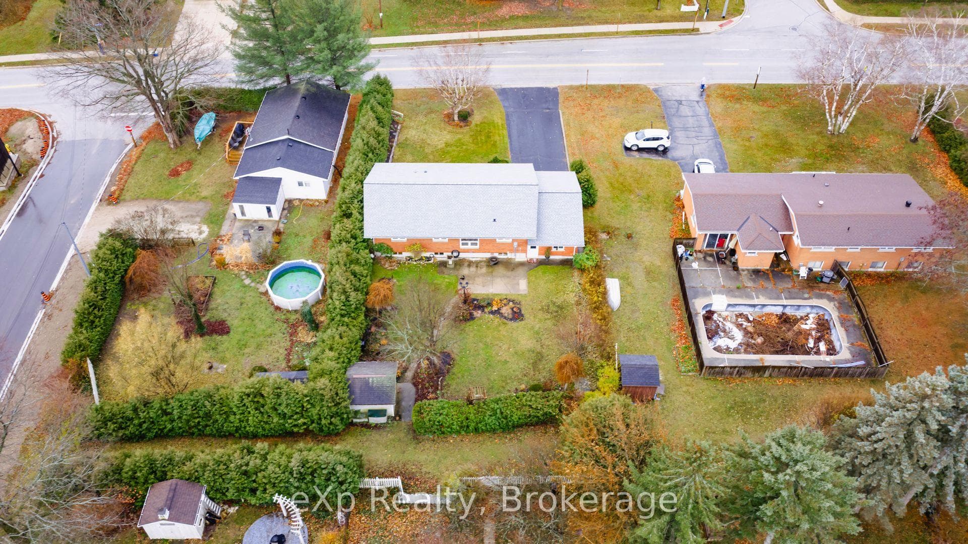 861 Gustavus Street photo 23