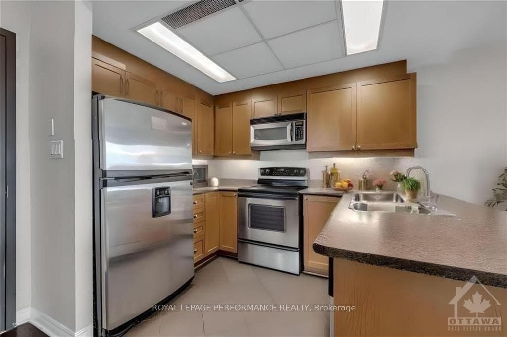 134 YORK Street Unit 704 photo 2