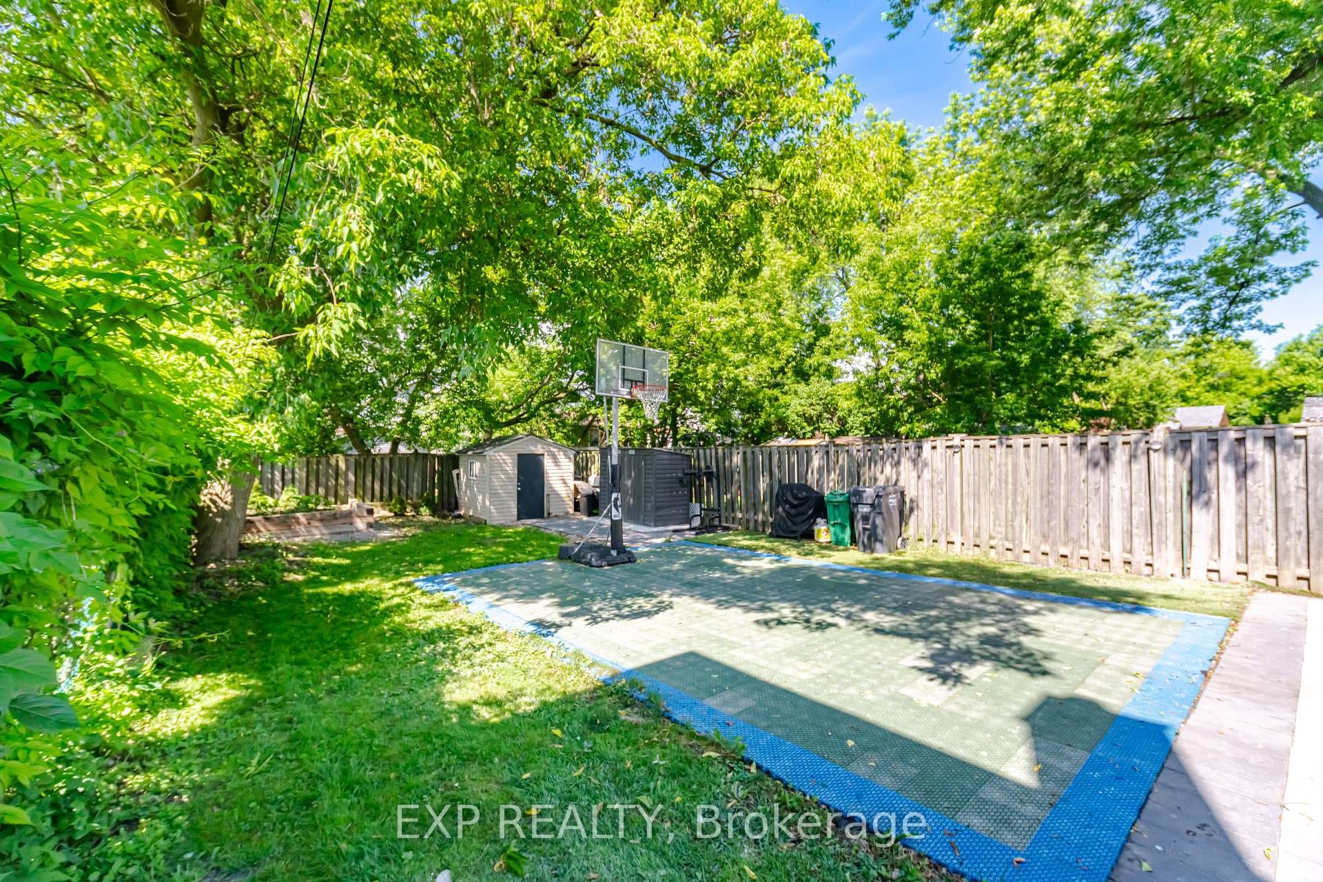 1052 Alexandra Avenue photo 27