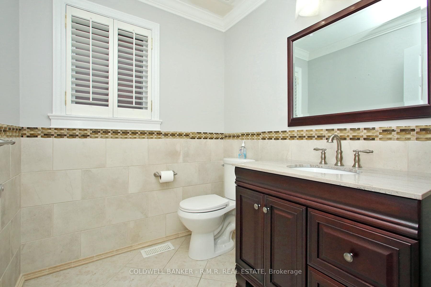 8 Temple-West Crescent photo 11