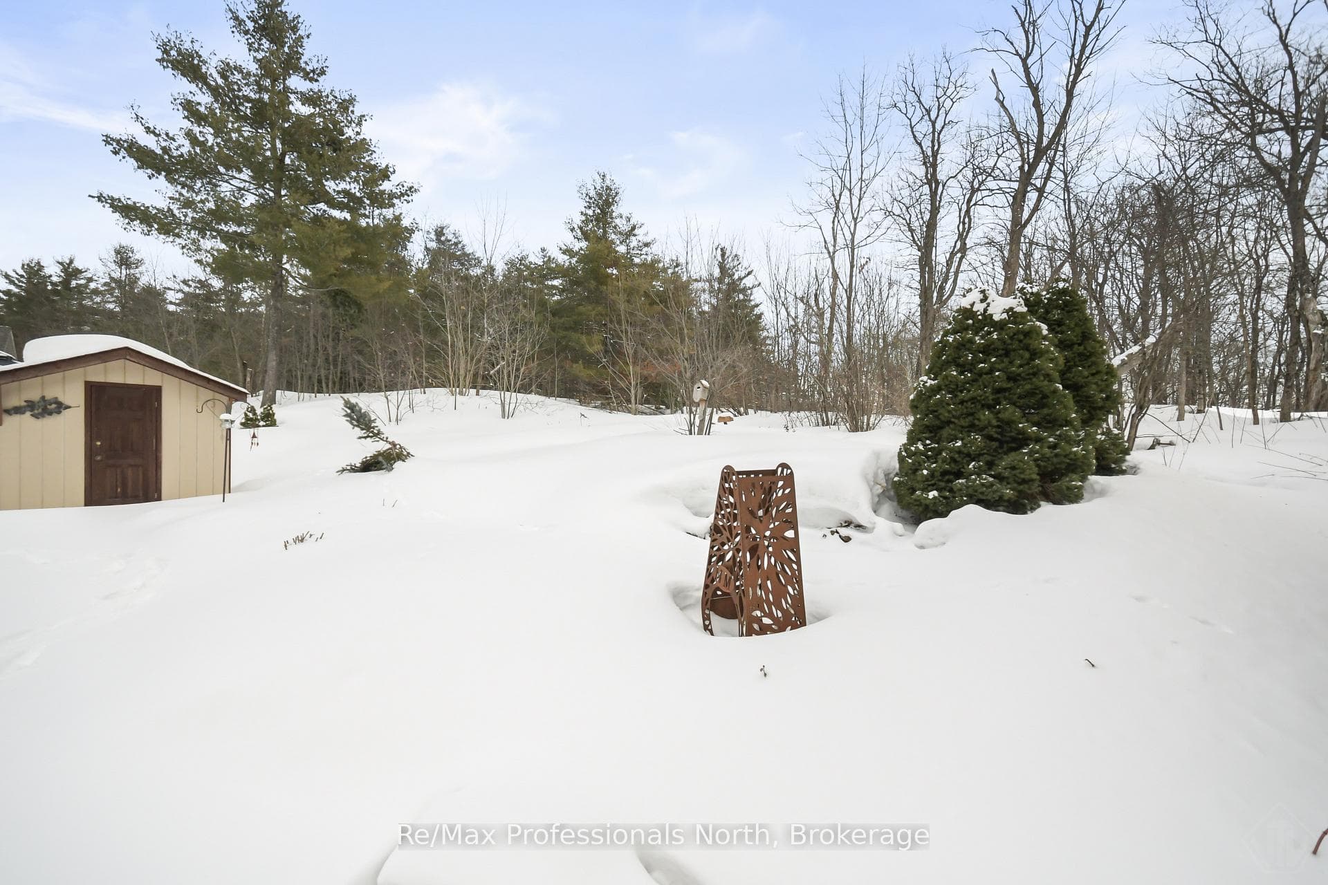 111 Pineridge Gate photo 44