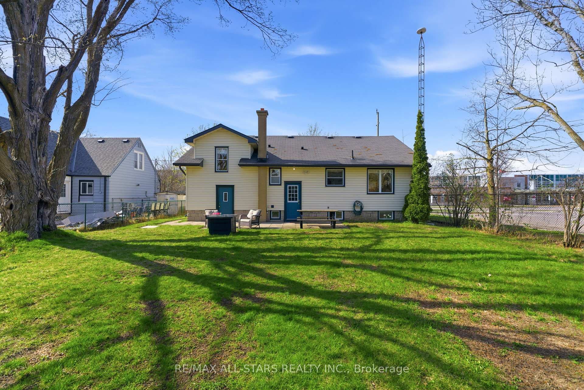 142 Planks Lane photo 34