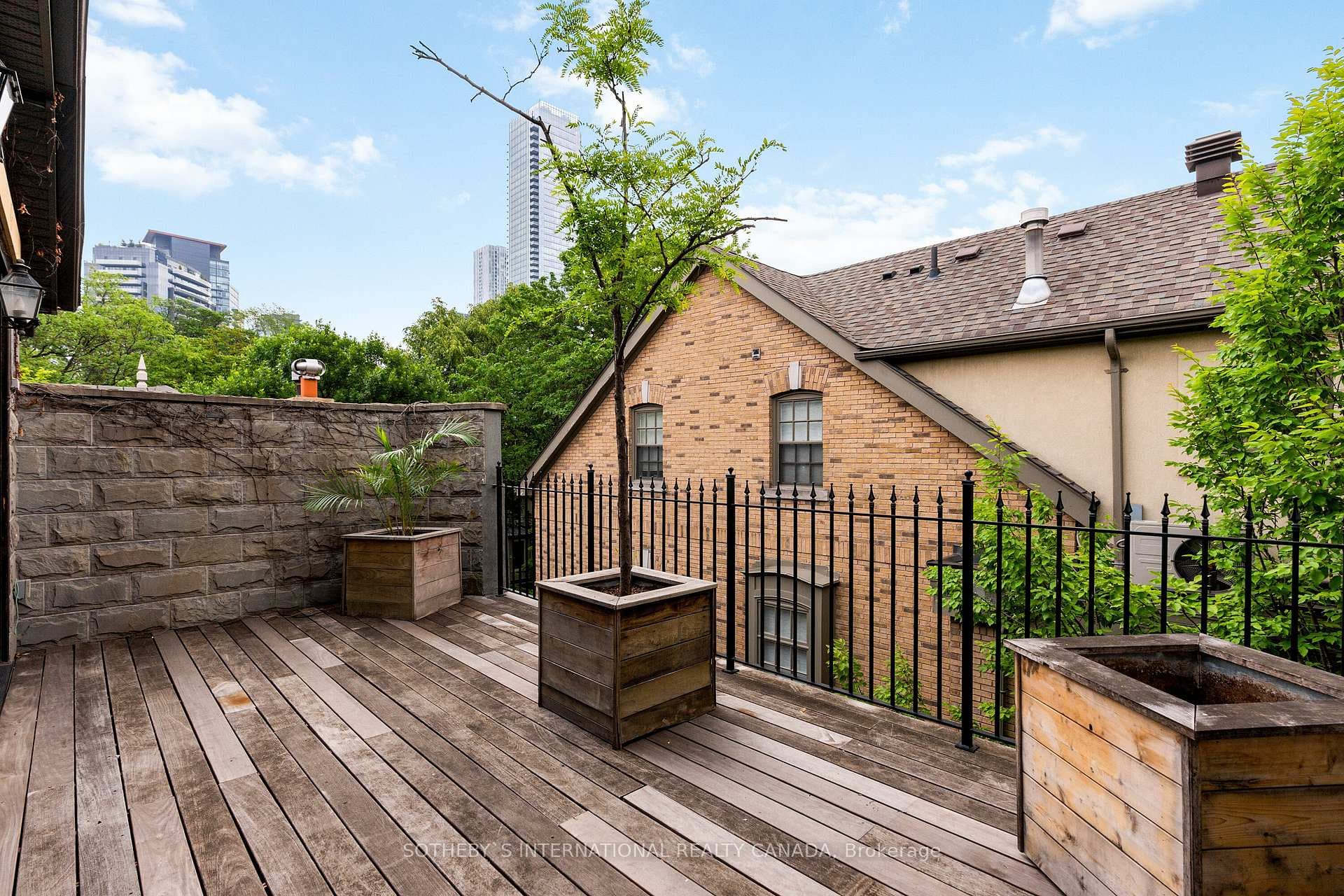 62 Hazelton Avenue photo 24