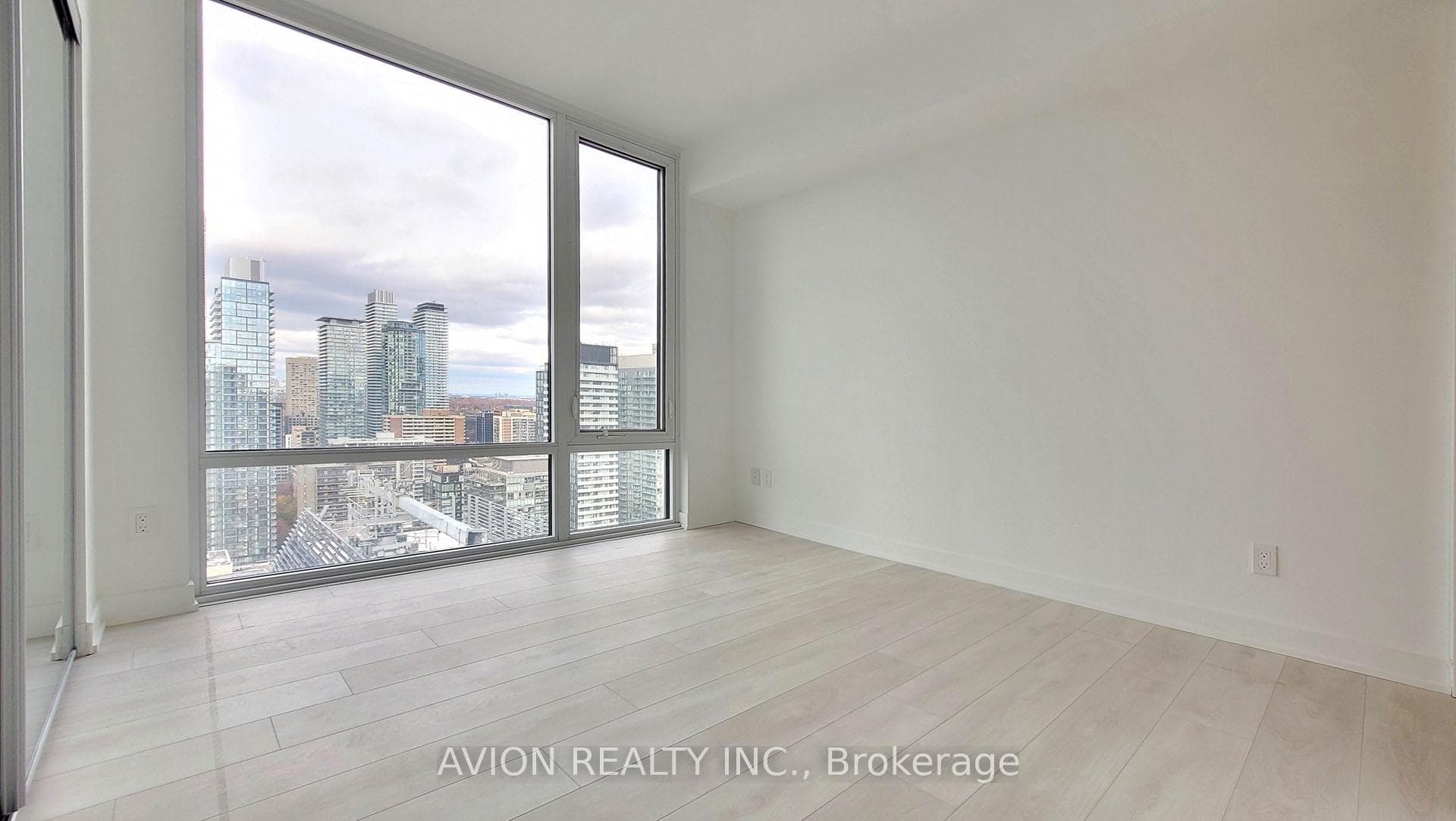 501 Yonge Street Unit 3102 photo 11