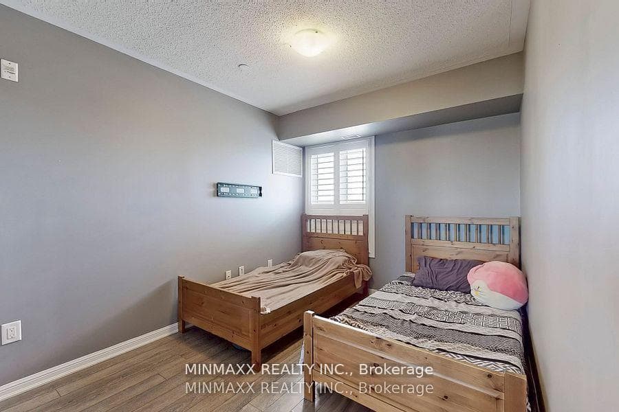 1005 Nadalin Heights Unit 305 photo 23