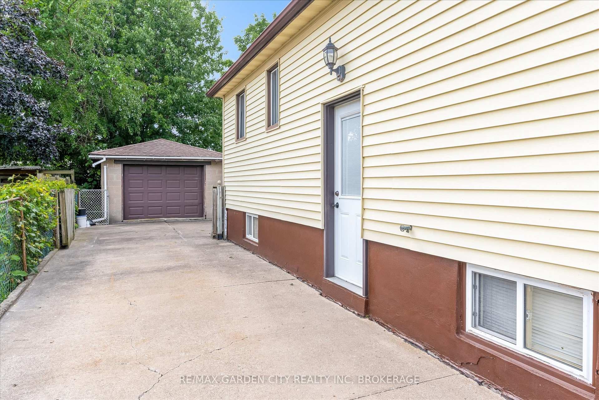 165 Pine Street photo 3