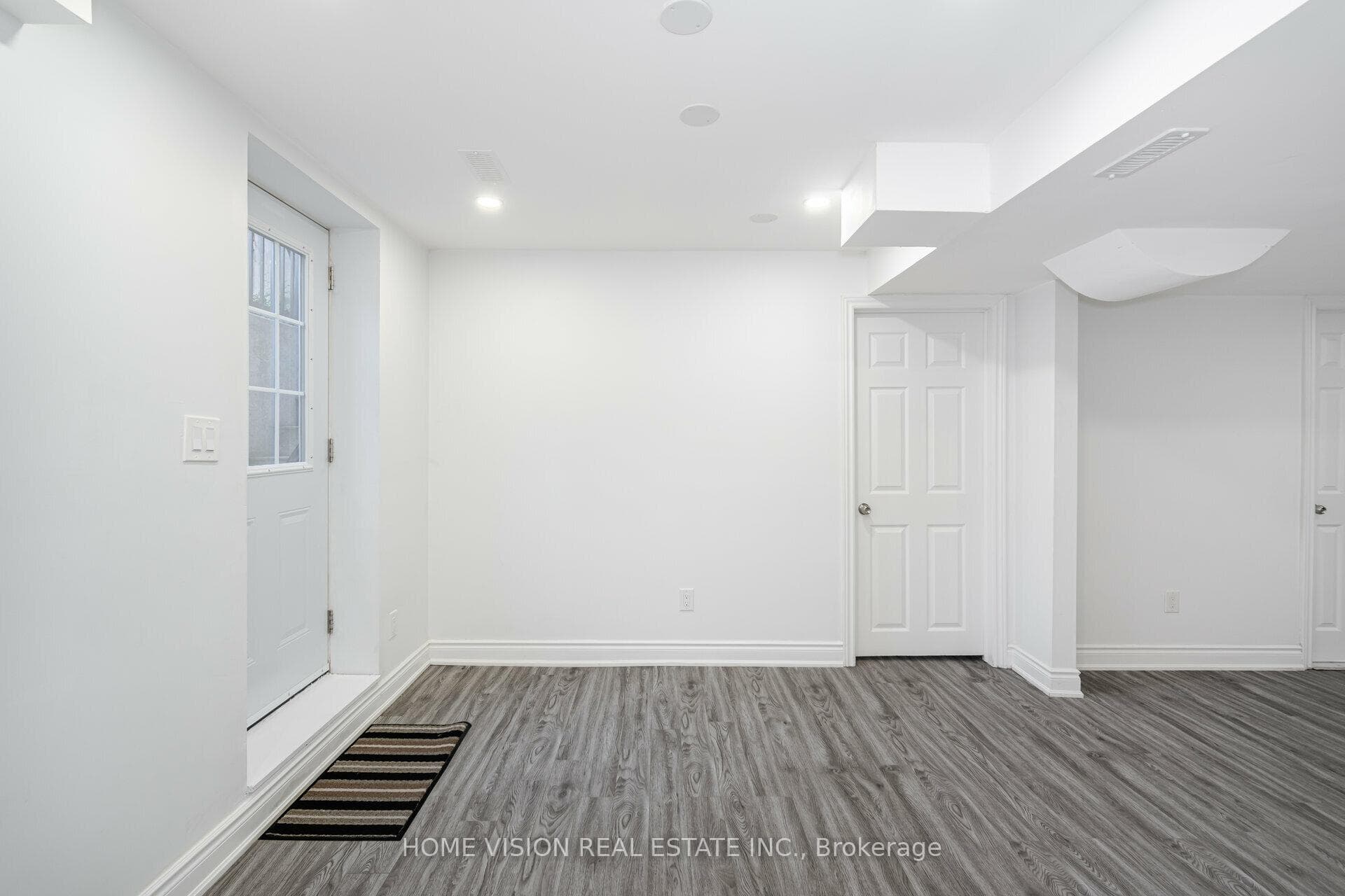 3296 Camberwell Drive Unit Bsmt photo 6