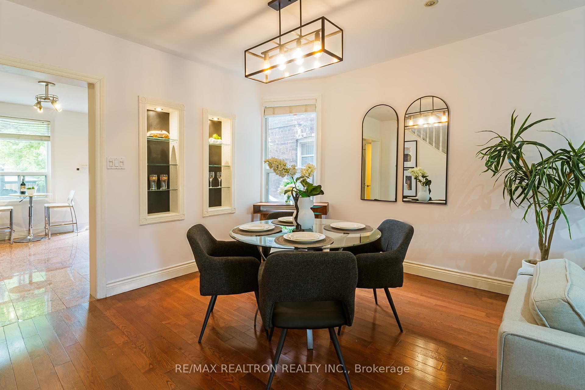569 Greenwood Avenue photo 4