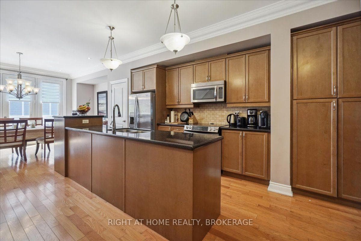 99 Brant Street Unit 7 photo 11