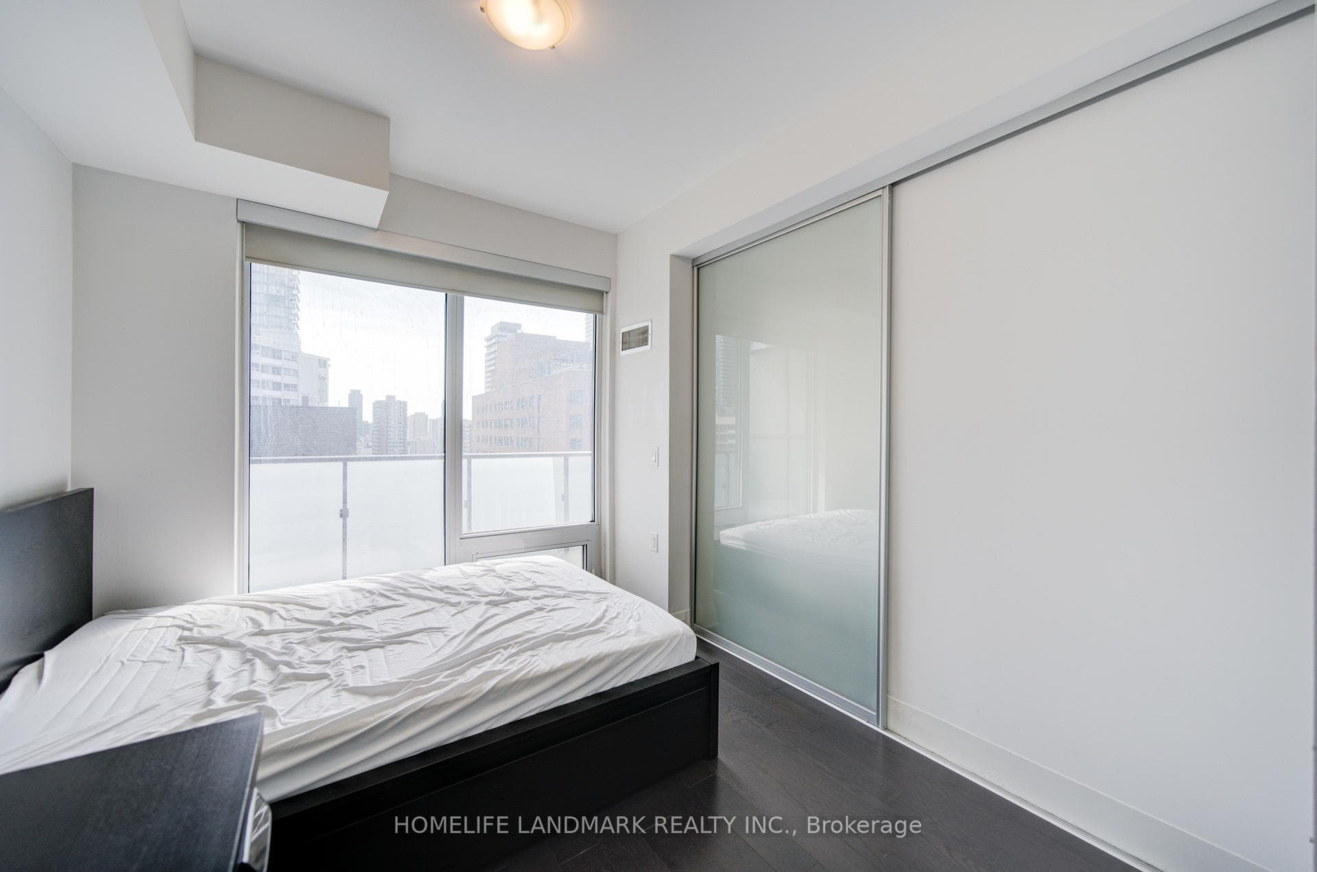 1080 Bay Street Unit 1801 photo 9