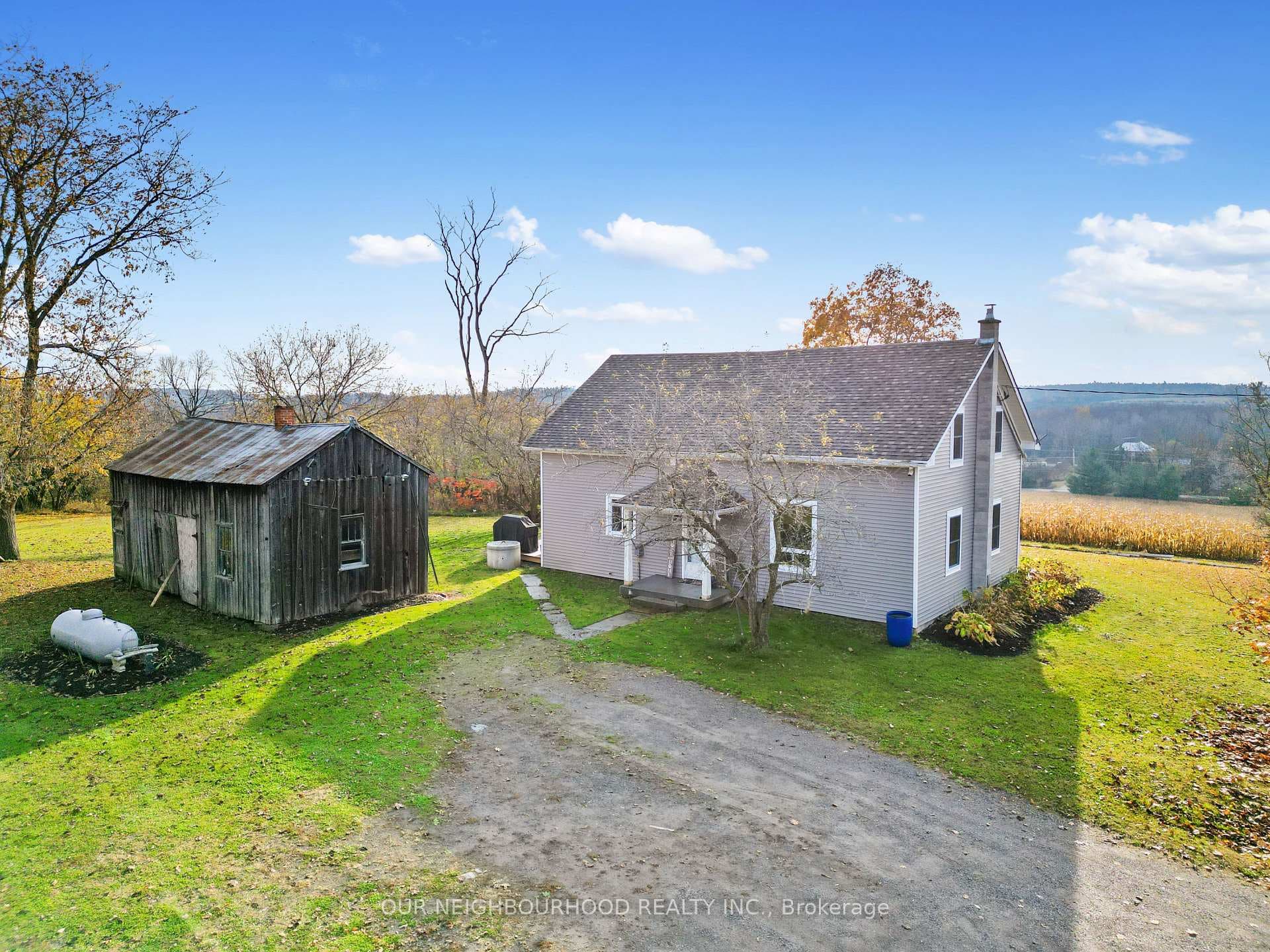 591 Thomson Road photo 3