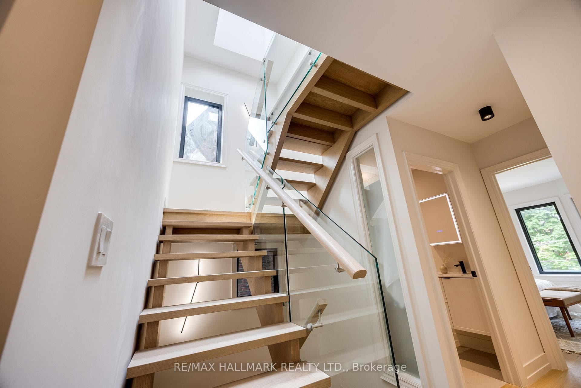 Stairs to / from 2nd / 3rd floor