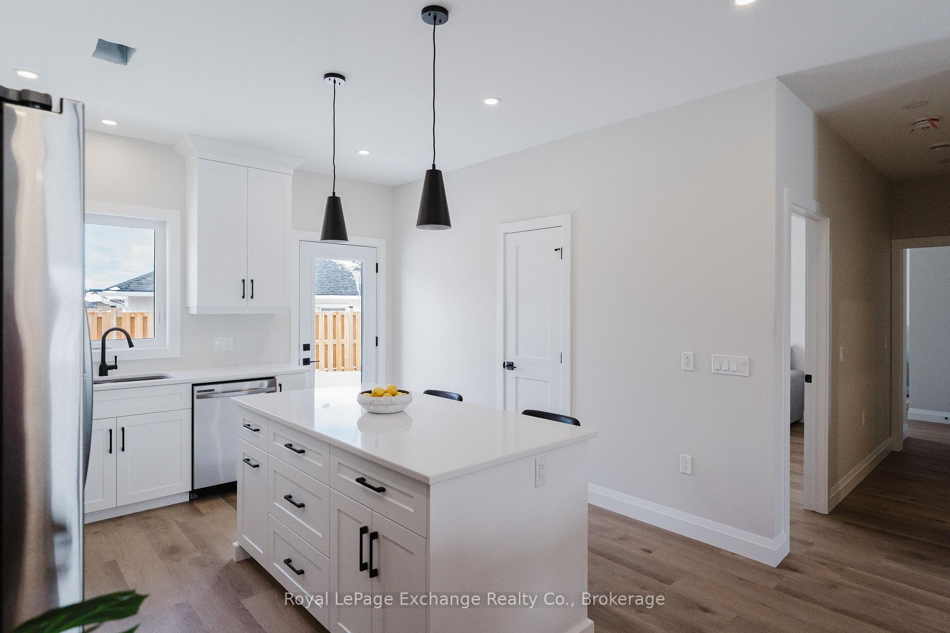 1071 Waterloo Street Unit 40 photo 11