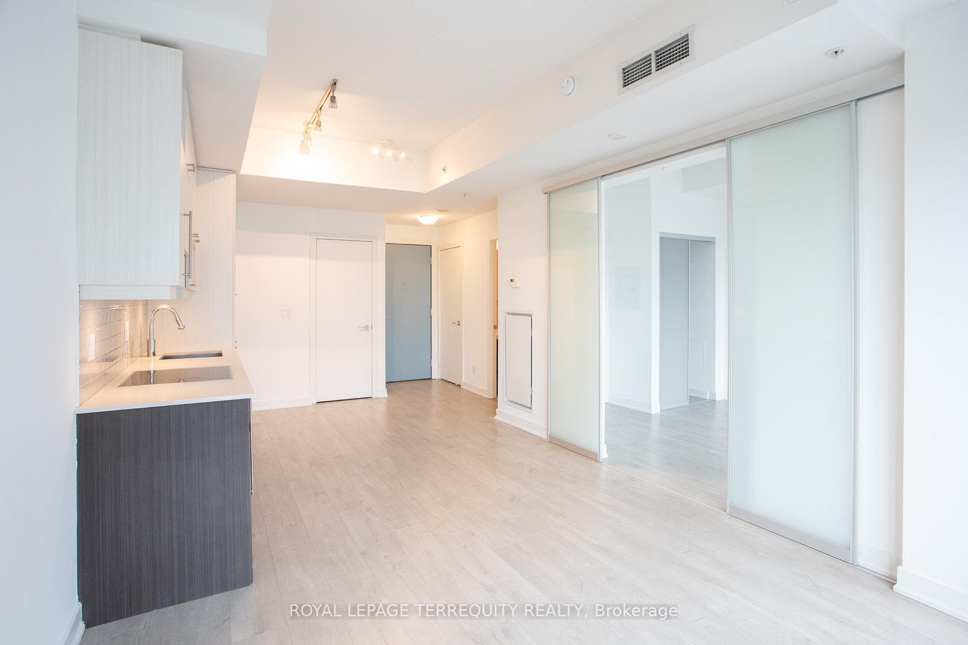 199 Richmond Street Unit 2408 photo 5