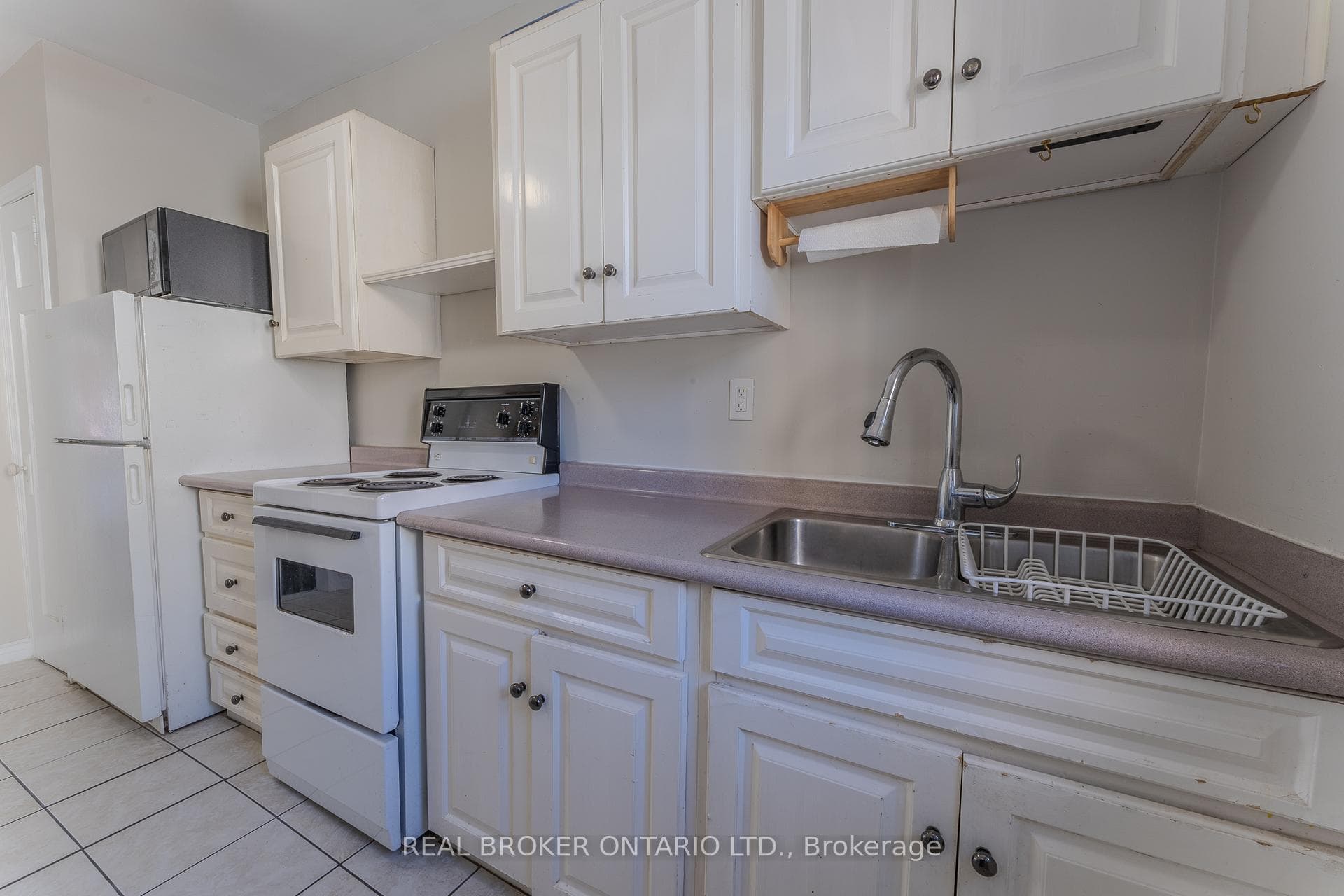 142 Caroline Street Unit 8 photo 10