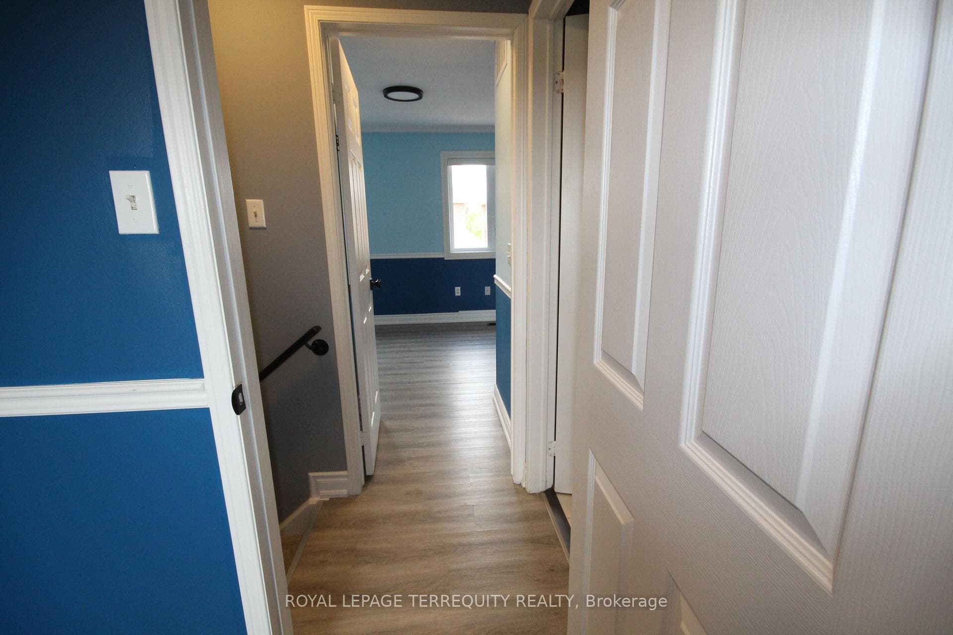 9518 Sheppard Avenue photo 12