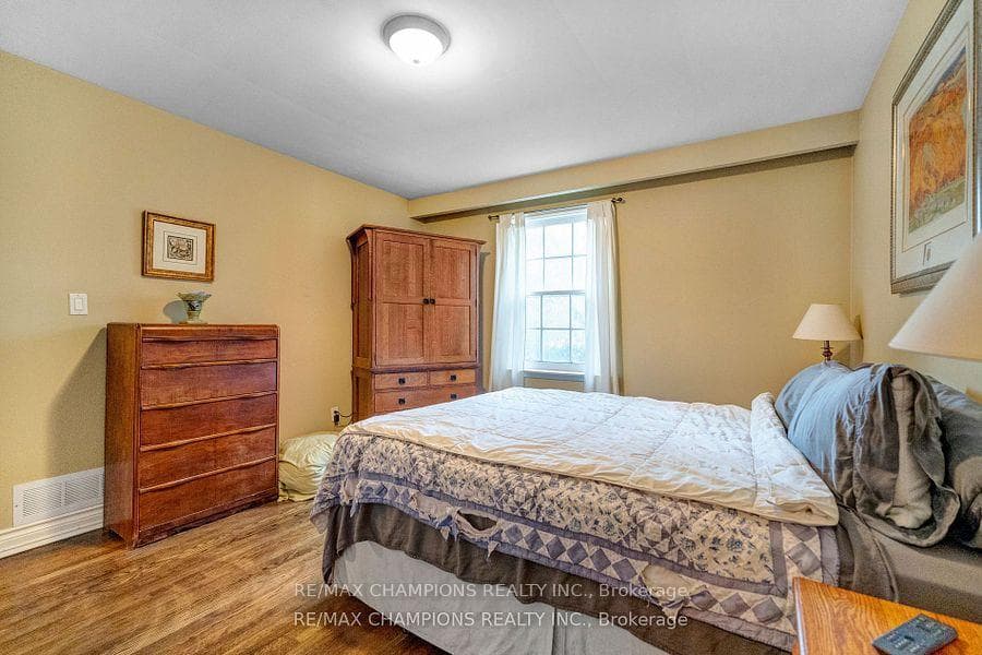 16548 7th Concession Road photo 16