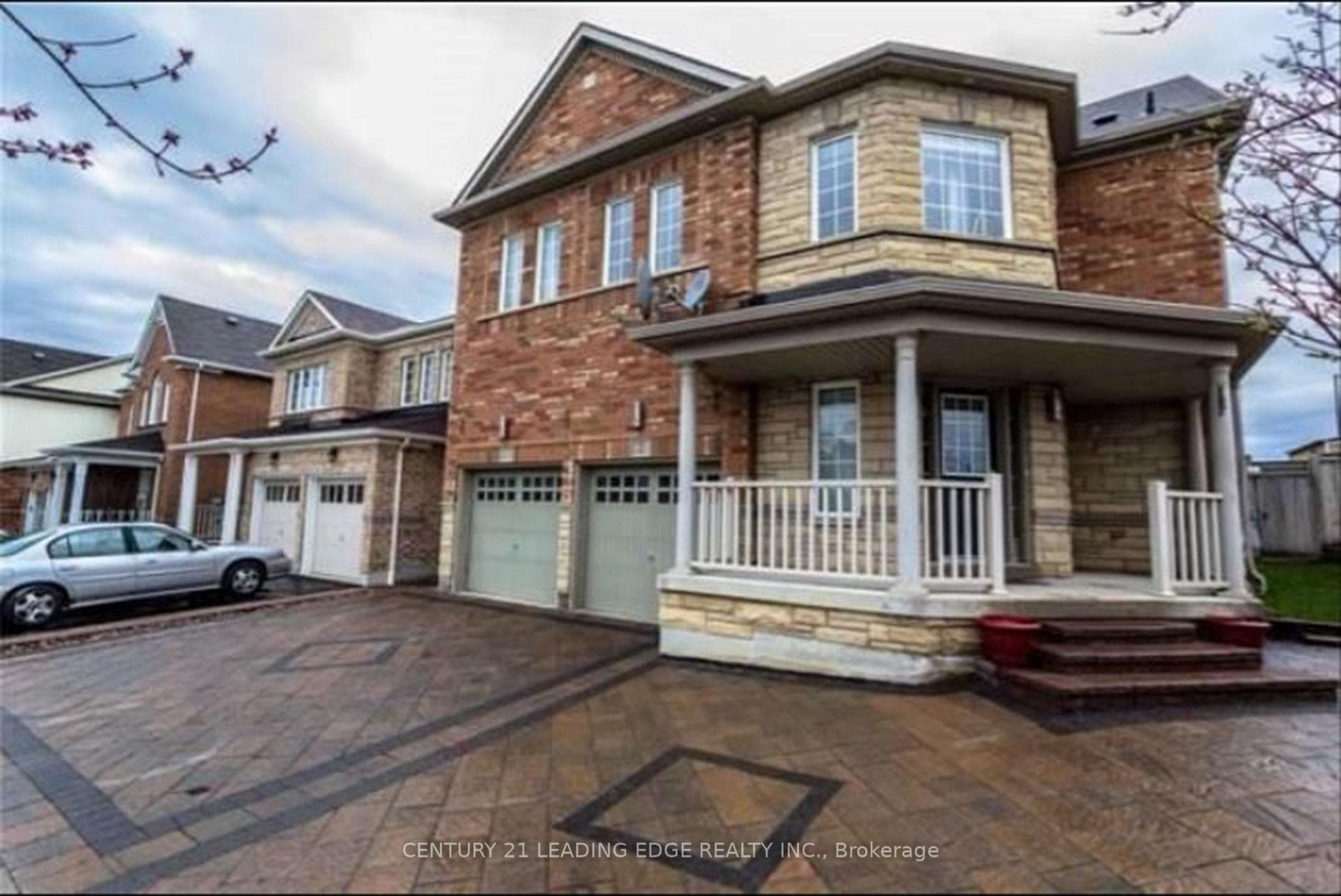 2 Thackery Drive photo 1
