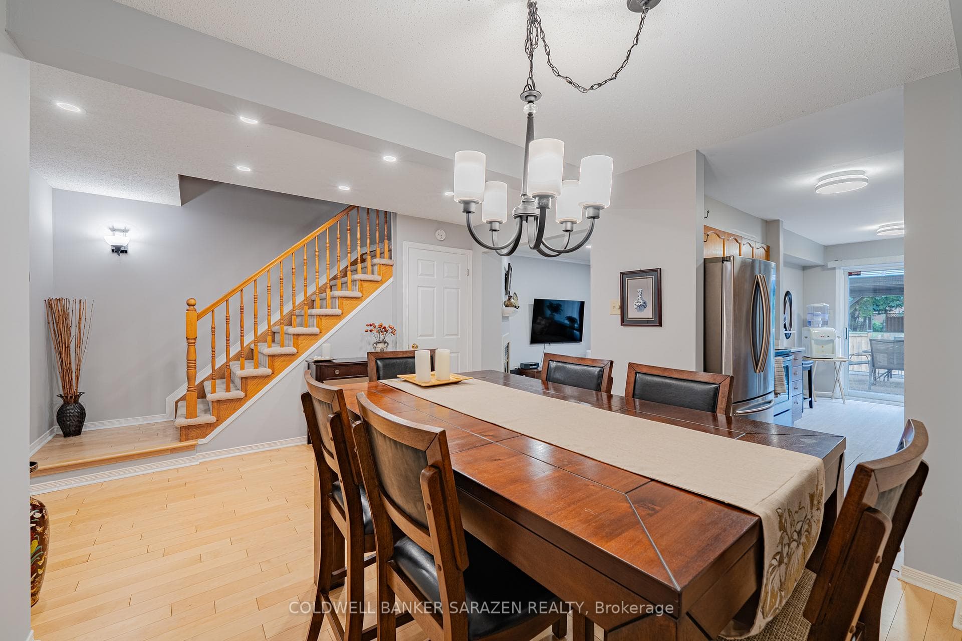 108 Ashpark Crescent photo 8