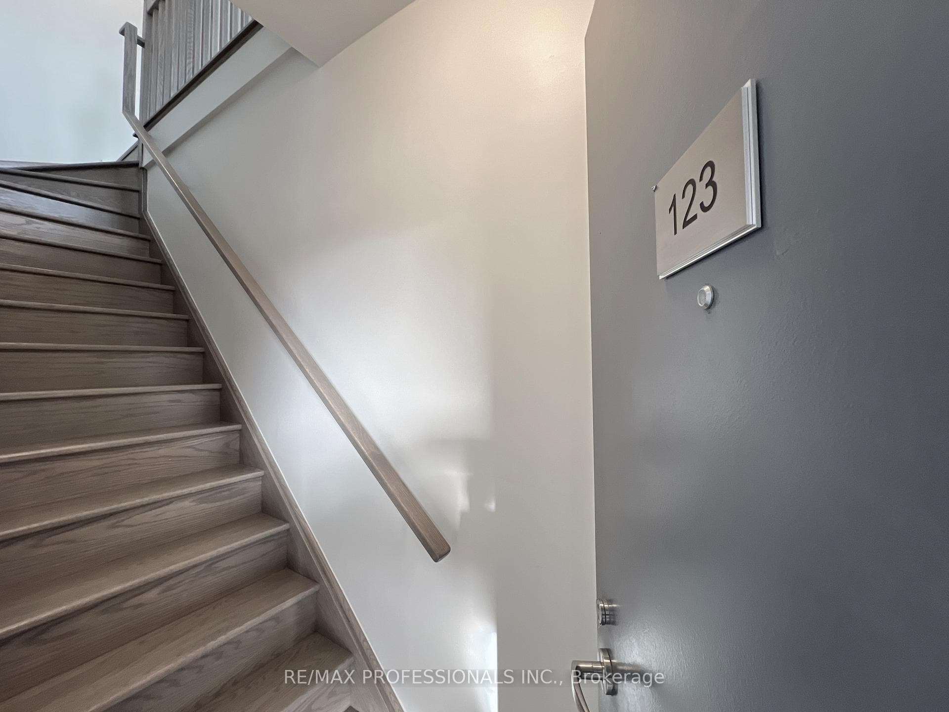 62 Dixfield Drive Unit 123 photo 2