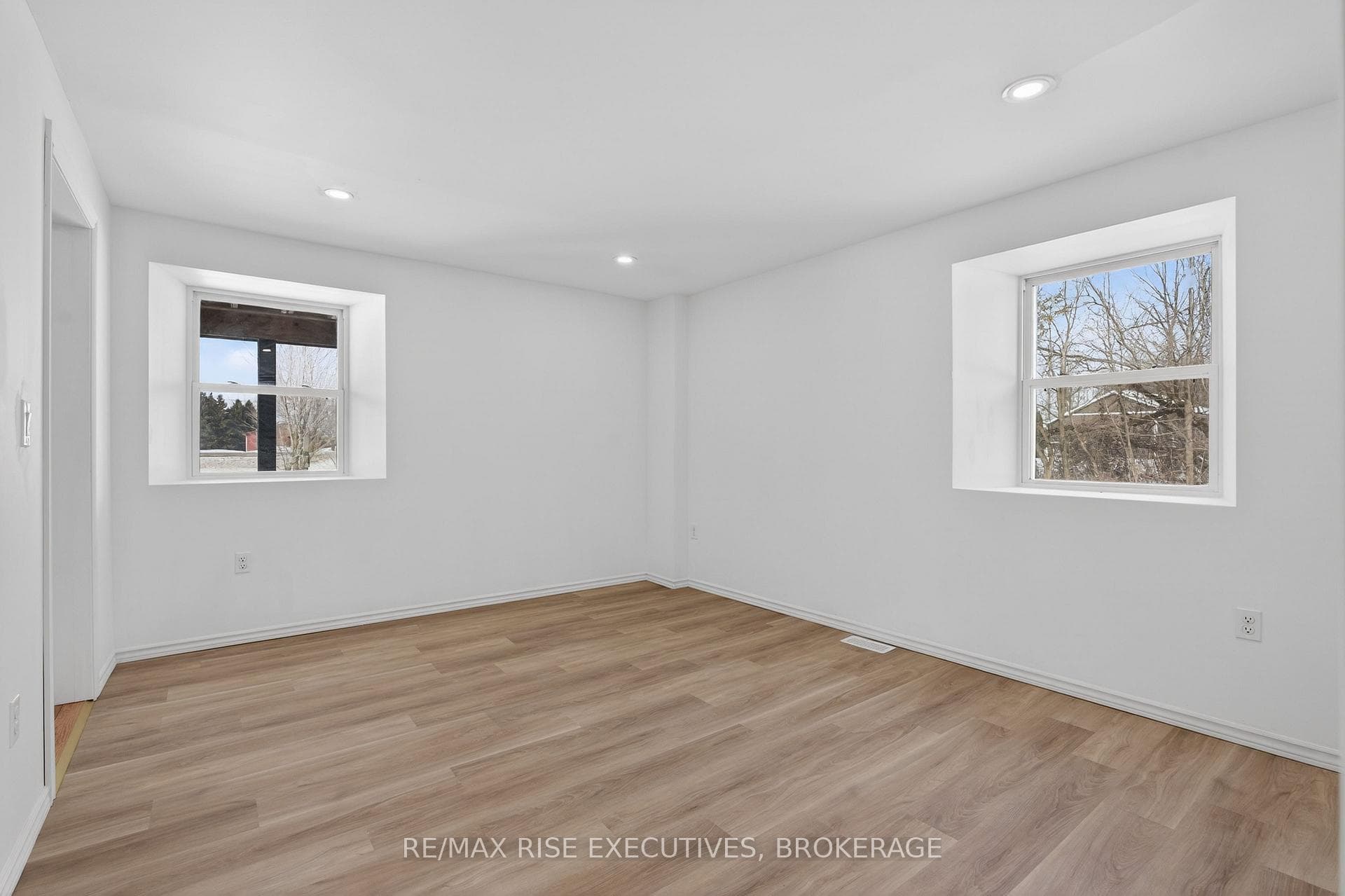 750 Moira Road photo 19
