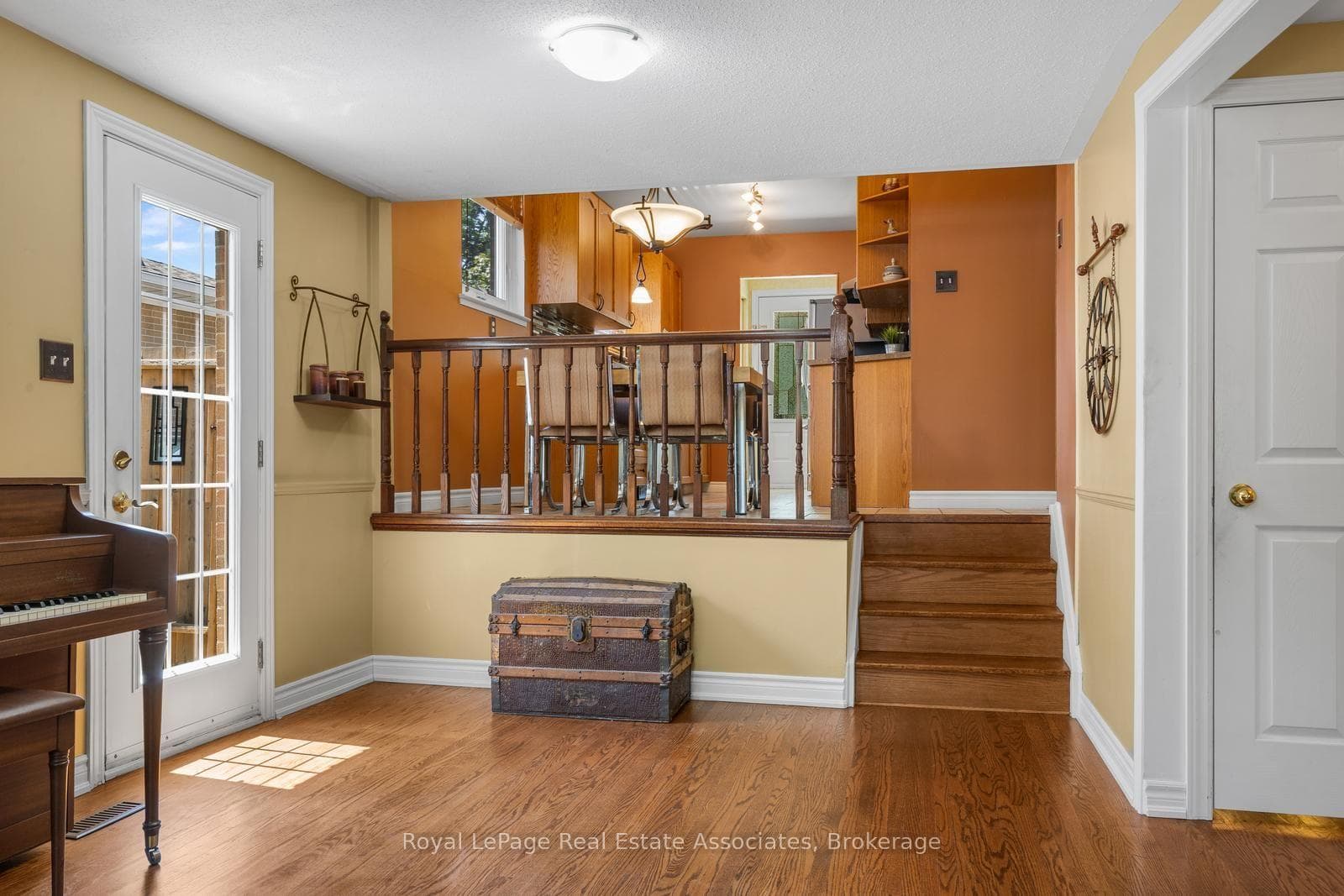 572 Tedwyn Drive photo 15
