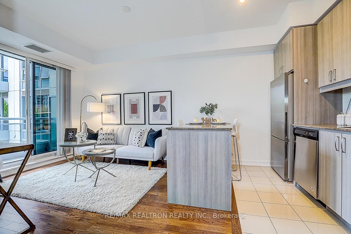 9191 Yonge Street Unit SW 321 photo 12