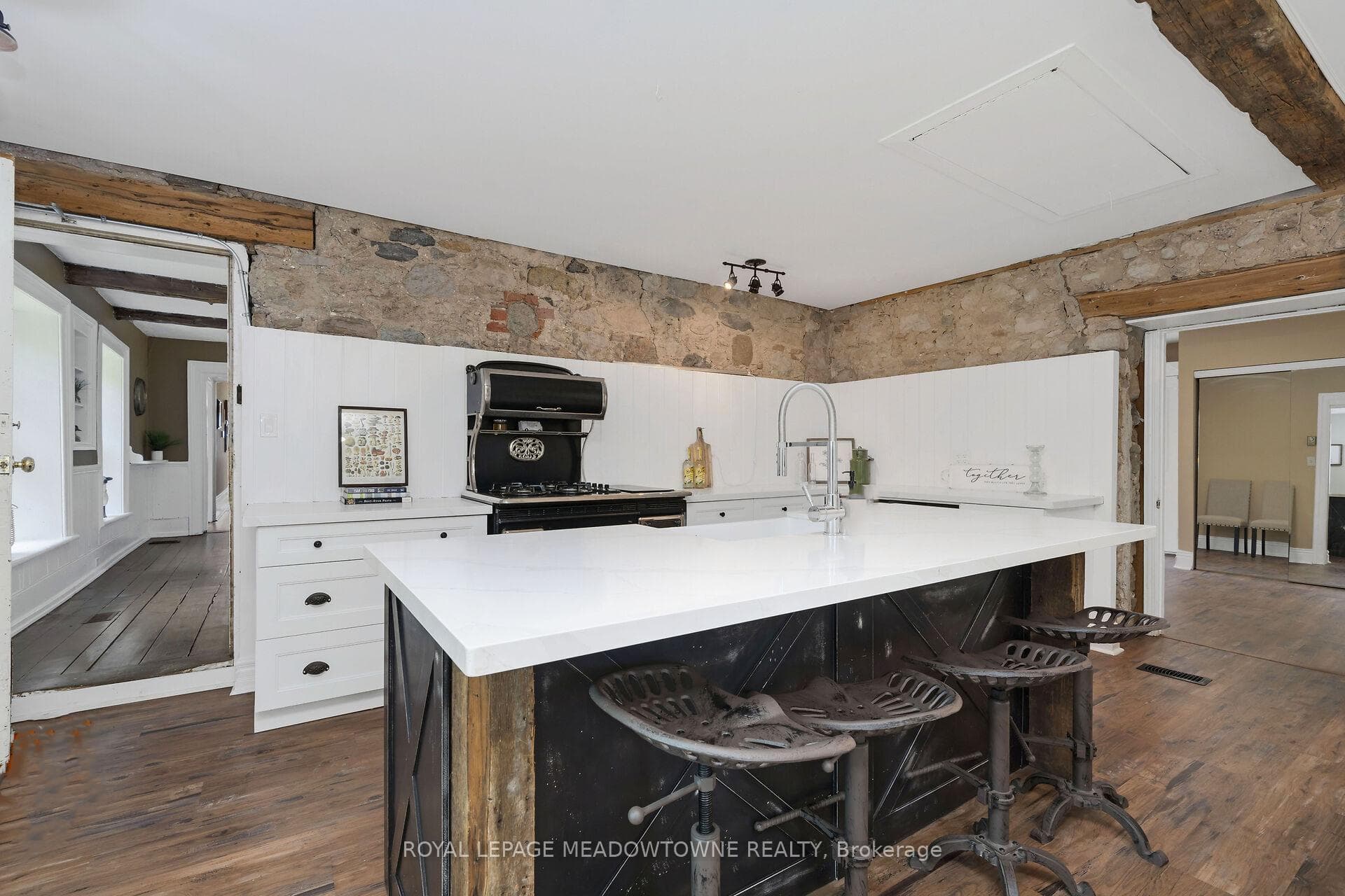 5595 25 Side Road photo 7