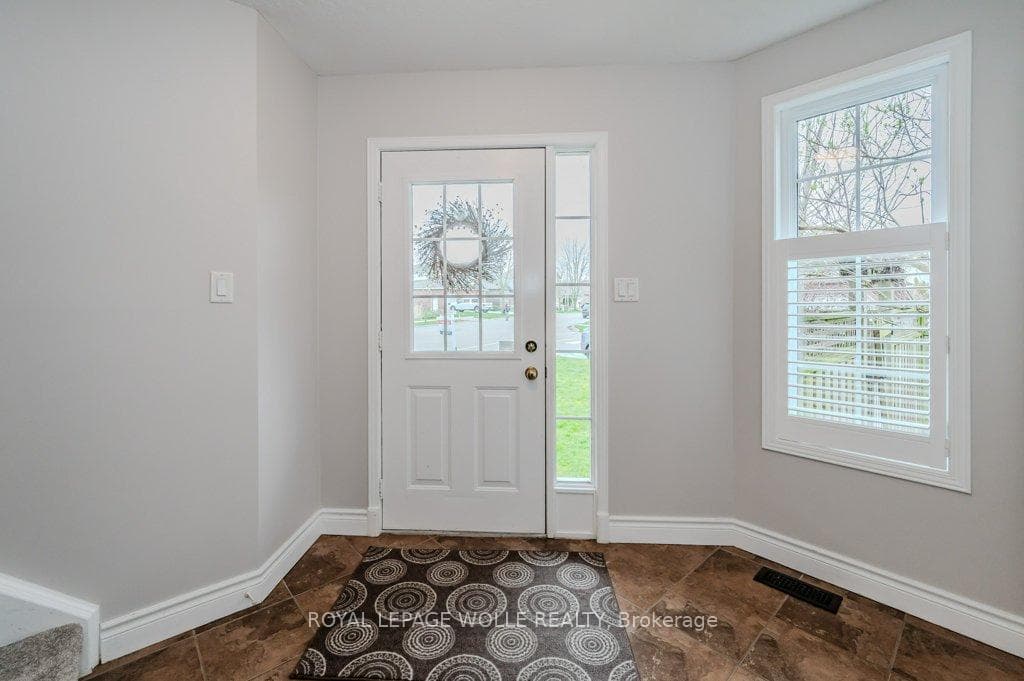 227 Dearborn Boulevard photo 2
