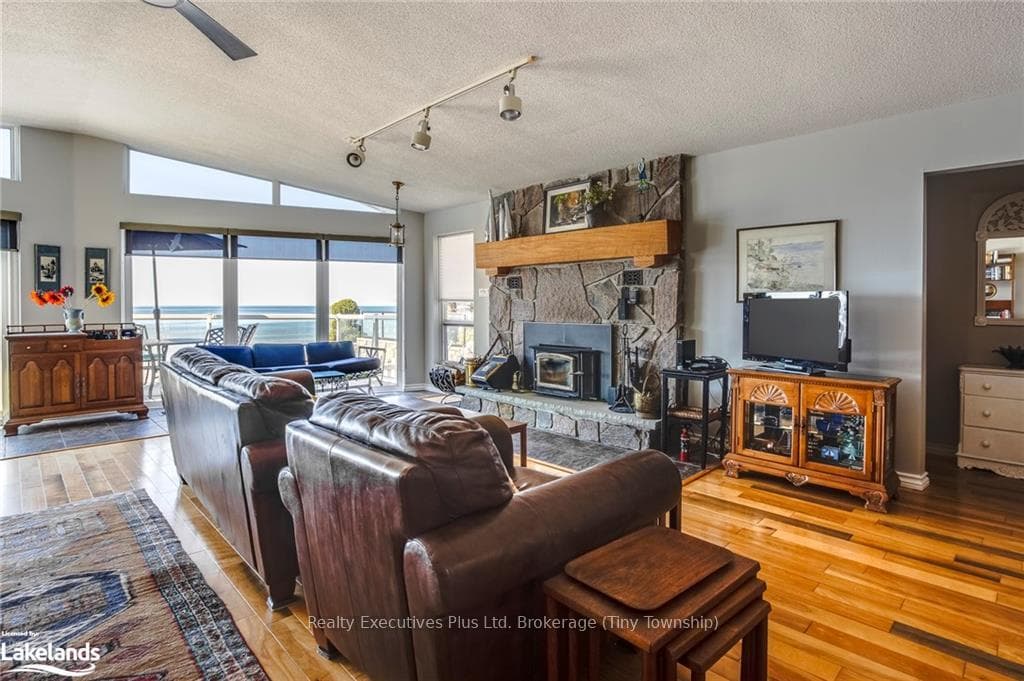 874 TINY BEACHES Road photo 16