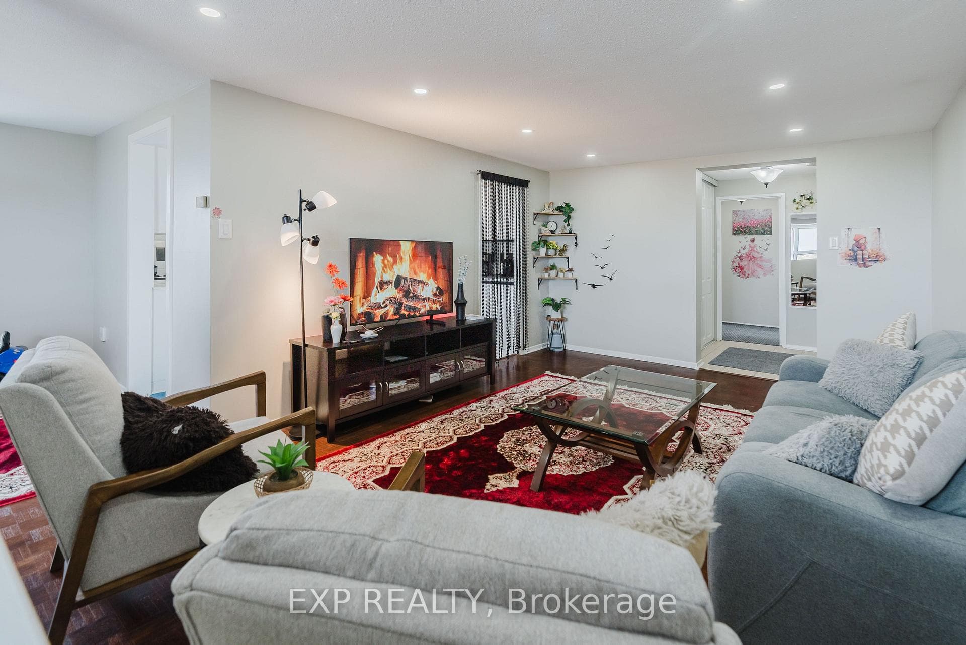 1356 MEADOWLANDS Drive Unit 604 photo 19