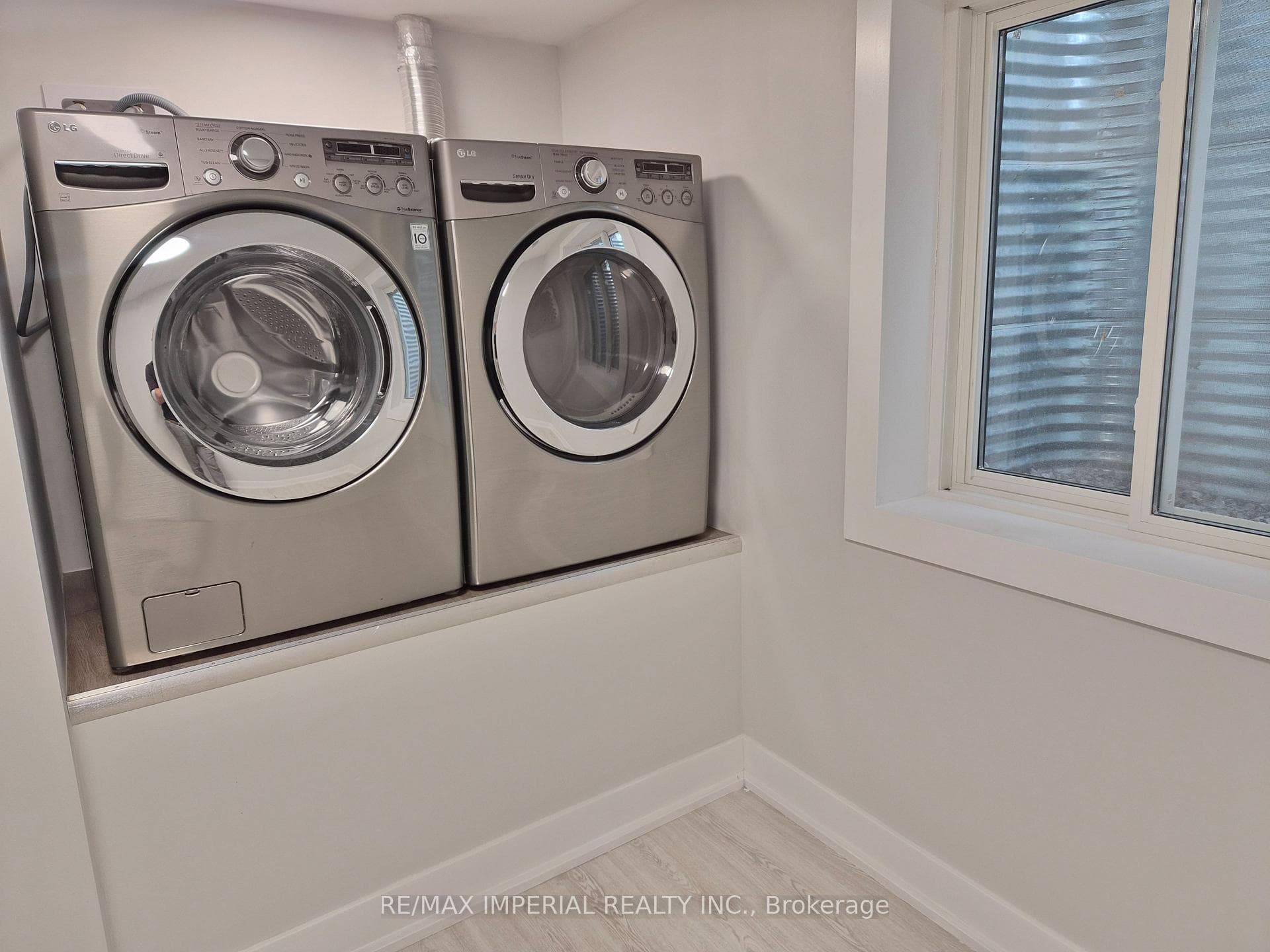 191 Avenue Road photo 34