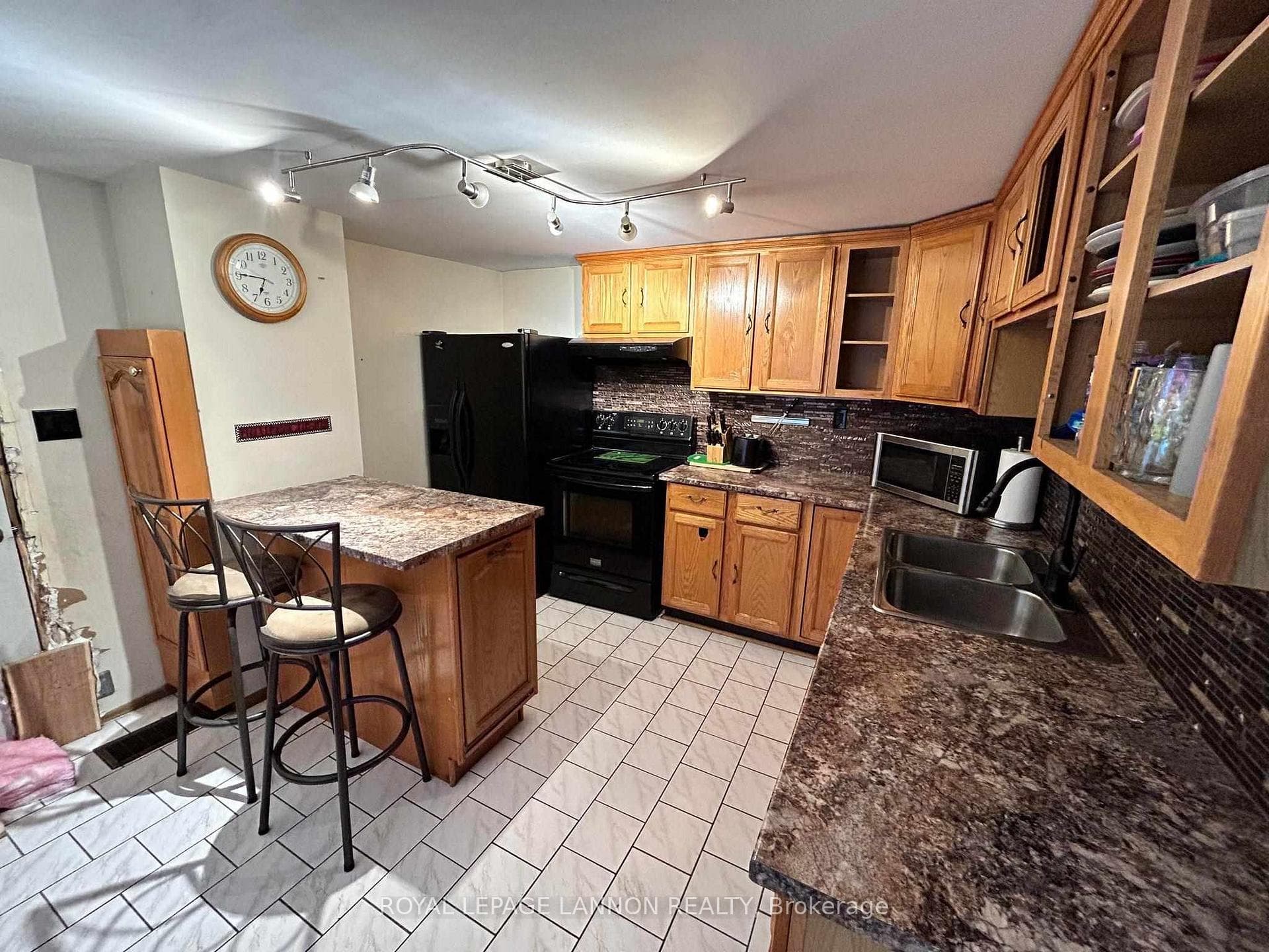 515 Syndicate Avenue photo 4