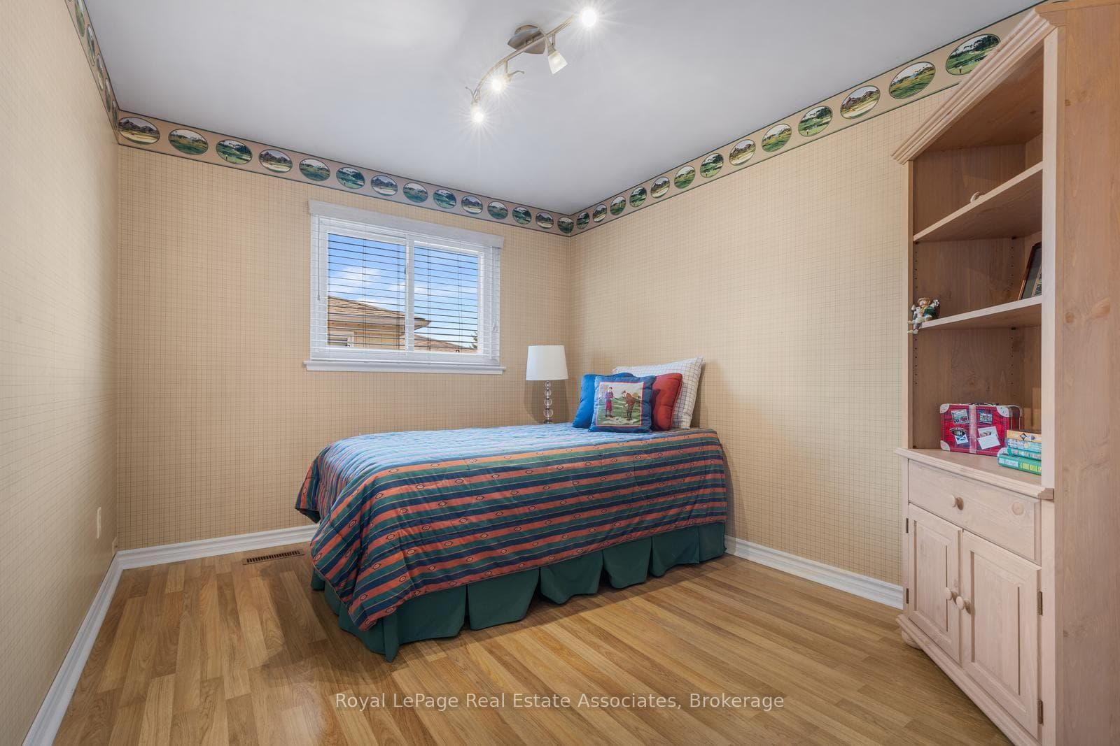 572 Tedwyn Drive photo 30