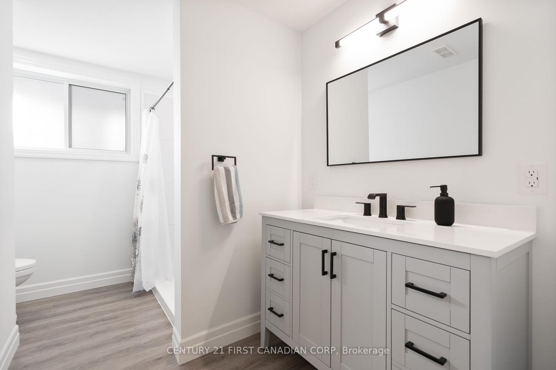 159 Collins Way Unit 19 photo 28