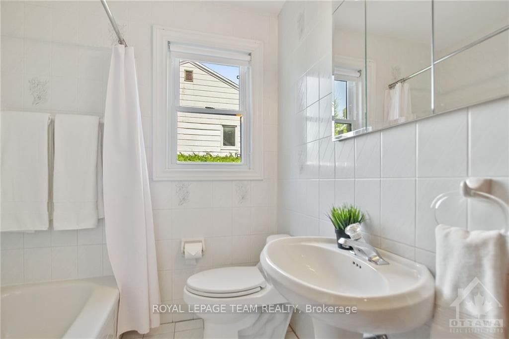 581 WINDERMERE Avenue photo 16