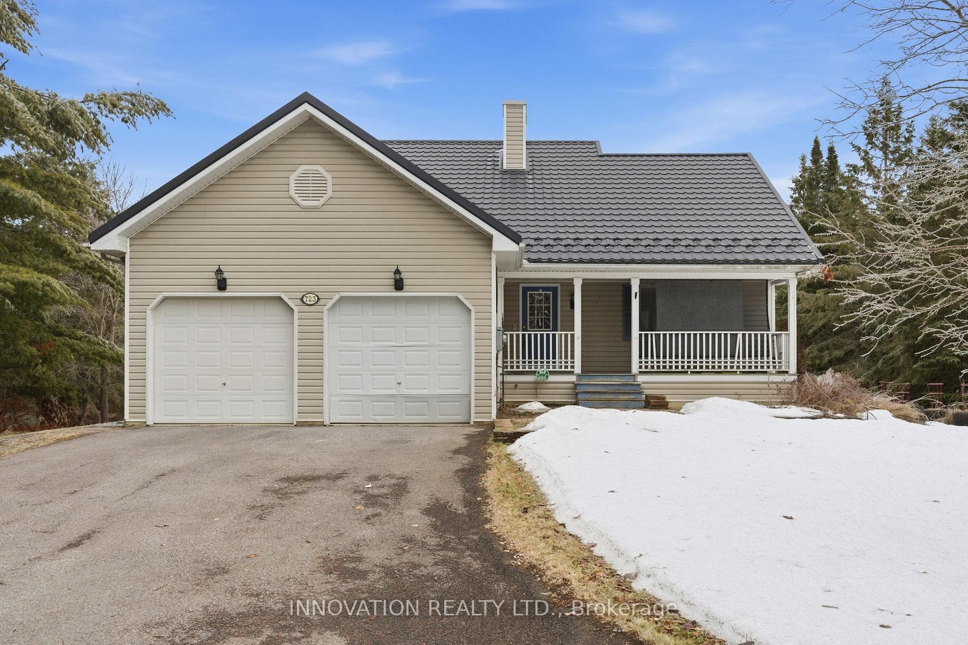 723 Country Street photo 2